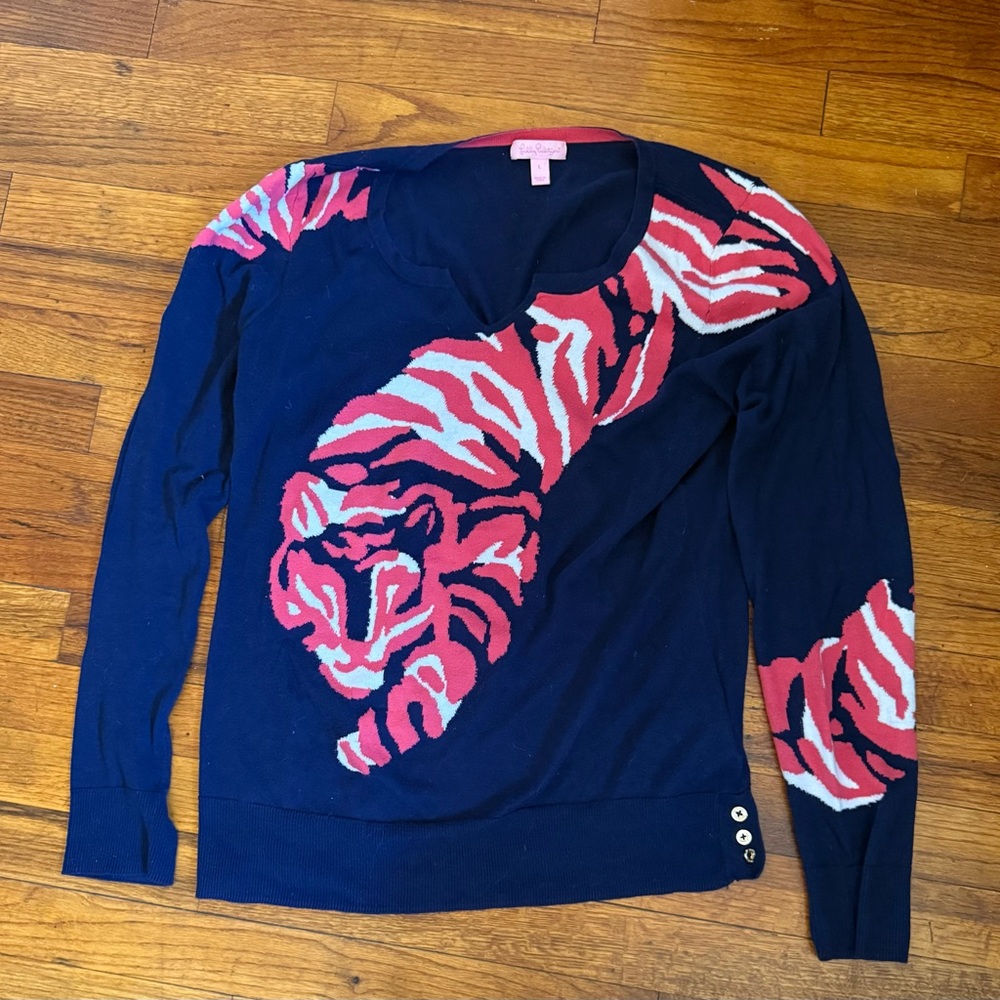 Lilly Pulitzer Navy and Pink V-Neck Tiger Sweater